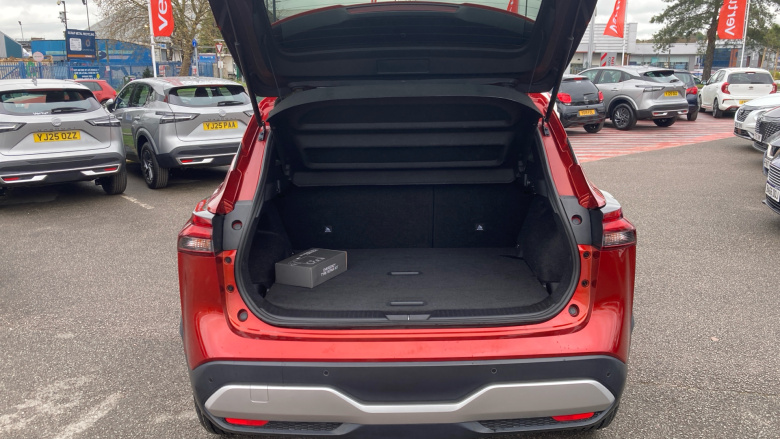 Nissan Qashqai 1.3 DiG-T MH 158 N-Connecta 5dr Xtronic Petrol Hatchback